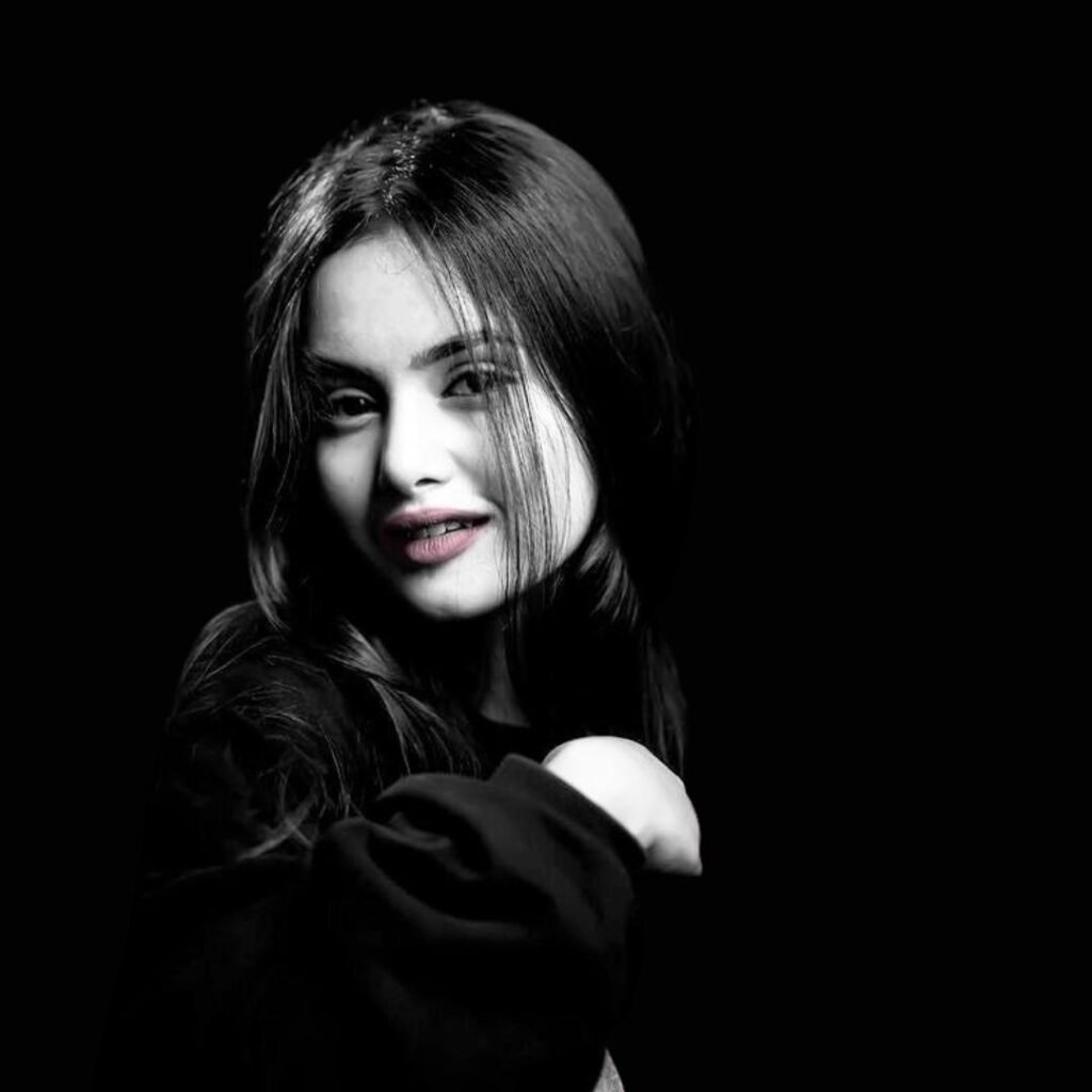 Attitude Girls DP Black Pics